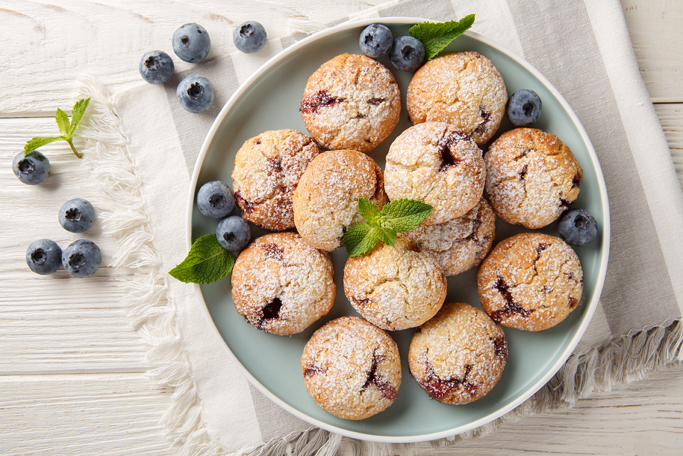 Biscuiți crocanți cu afine deshidratate și ovăz
